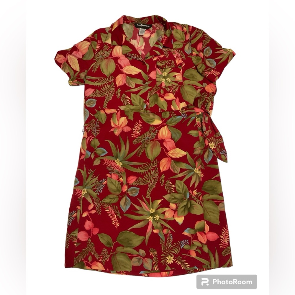 Womenโs Sag Harbor Floral 2 Piece Skirt and Blouse Outfit. Excellent Condition.